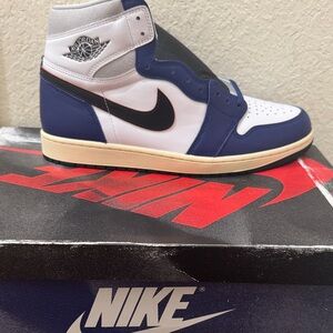 Air Jordan 1 High OG – White, Blue & Black